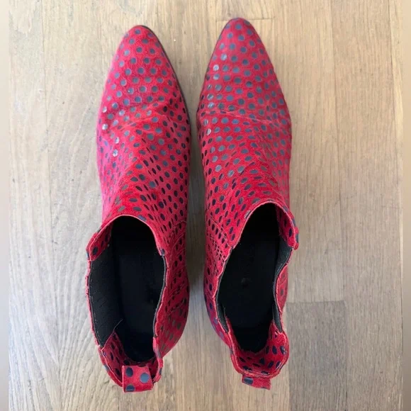 modern vice red suede polka dot chelsea boot🔴⚫️ - Picture 3 of 10